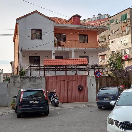 Klev'S Apartments Shkoder Exterior photo